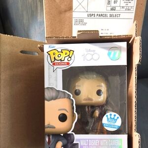 Walt Disney w/ Camera Funko Pop